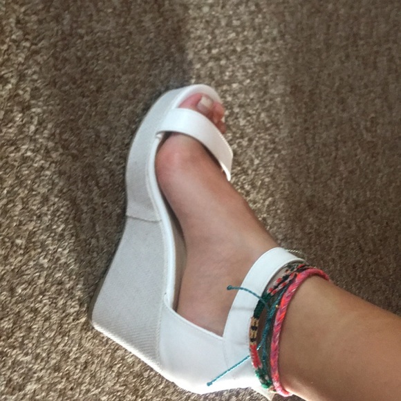 White Wedges - Picture 4 of 4